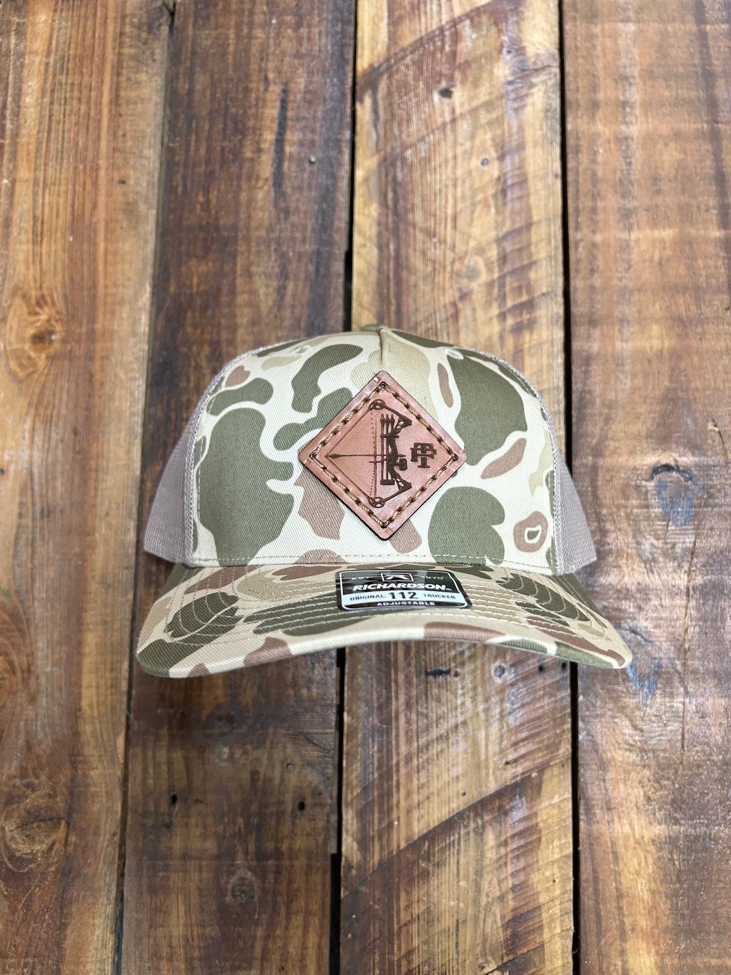 Bow Camo/Khaki Leather Patch 112FP